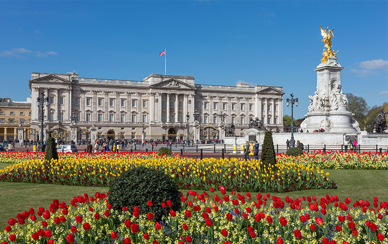 Buckingham Palace - کاخ های معروف سلطنتی