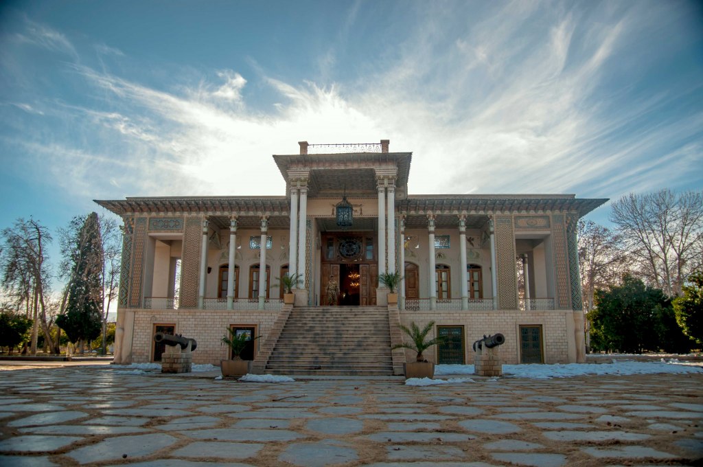 Royal_Palace_of_Afif-Abad_Garden_in_Shiraz_Persia-1-1024x680.jpg