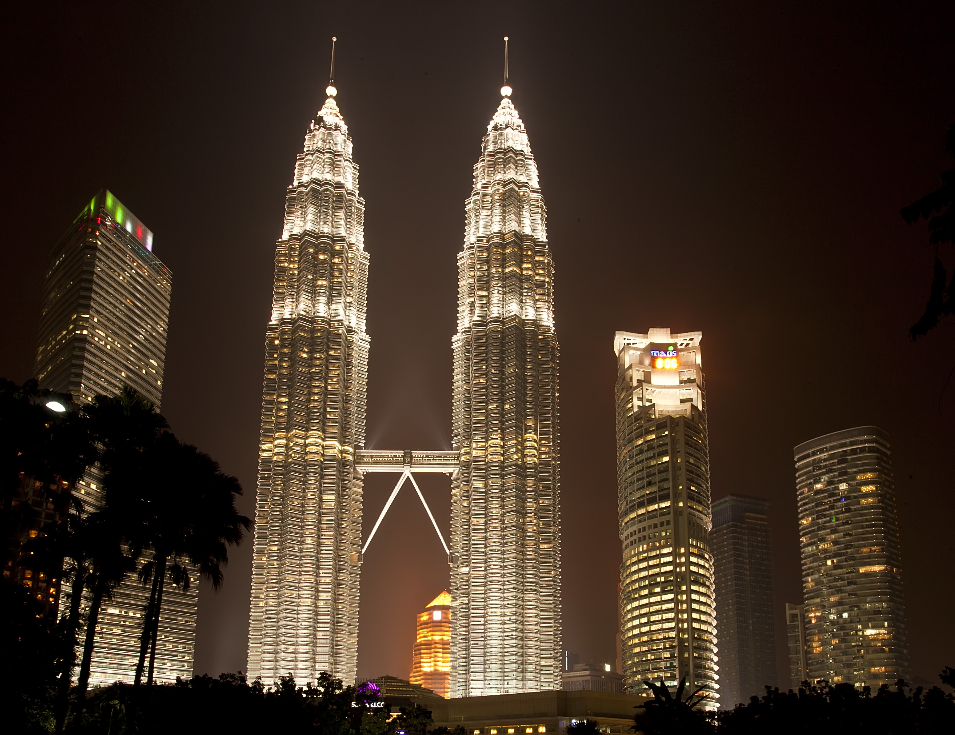برج های دوقلوی پتروناس کوالالامپور مالزی برج های دوقلوی